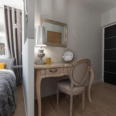 Le Petit Prince- Studio Cosy 2 Pers -Metro Valmy Лион Экстерьер фото