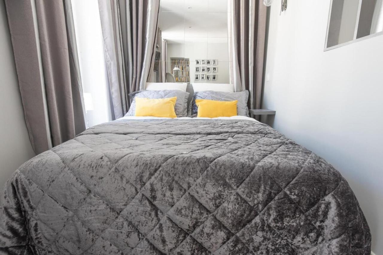 Le Petit Prince- Studio Cosy 2 Pers -Metro Valmy Лион Экстерьер фото