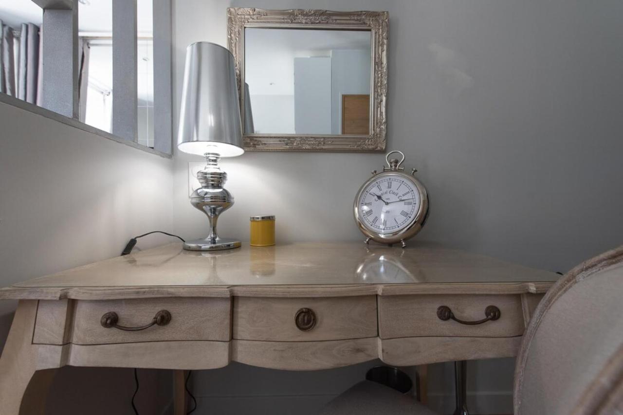 Le Petit Prince- Studio Cosy 2 Pers -Metro Valmy Лион Экстерьер фото