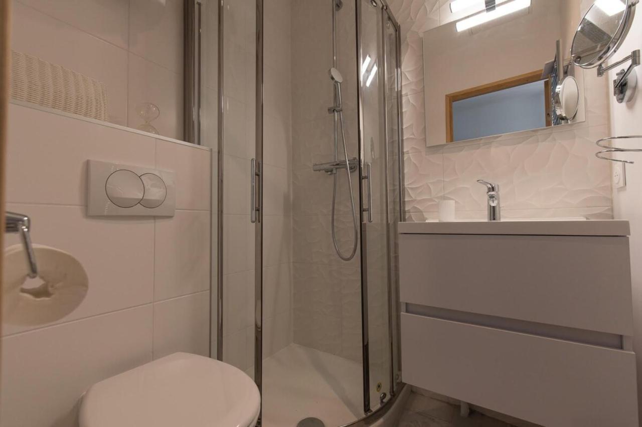 Le Petit Prince- Studio Cosy 2 Pers -Metro Valmy Лион Экстерьер фото